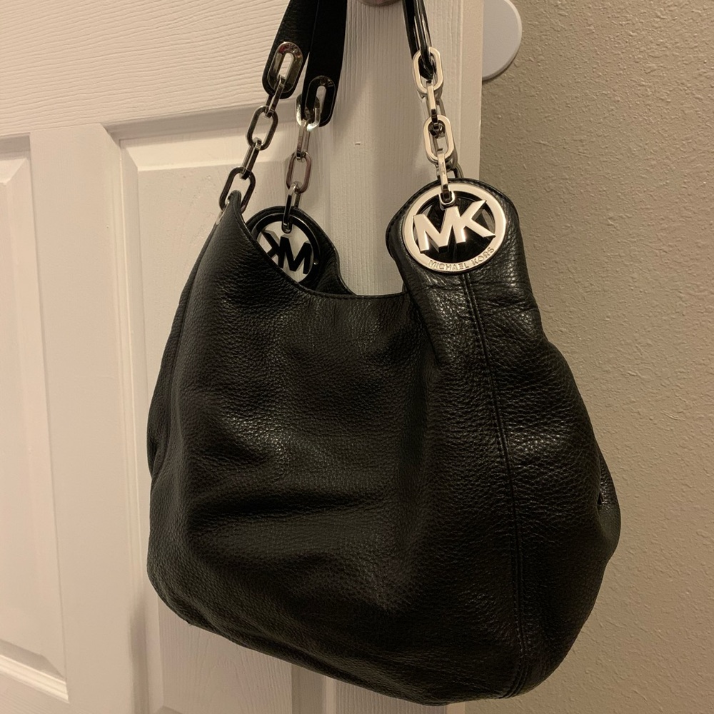Michael kors real soft leather shoulderbucketstyle